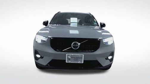 Vapour Grey 2025 Volvo XC40 Plus