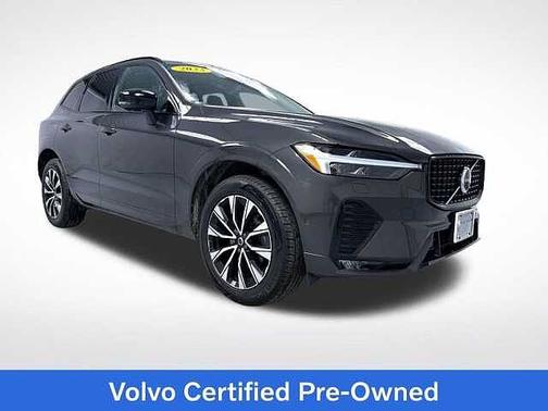 Platinum Grey 2023 Volvo XC60 Plus