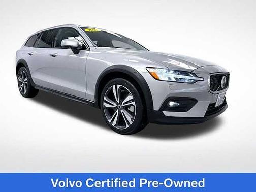 2025 Volvo V60 Cross Country Plus