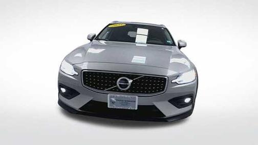 2025 Volvo V60 Cross Country Plus