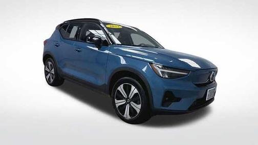 2023 Volvo XC40 Plus