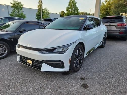 Snow White Pearl 2024 Kia EV6 GT-Line