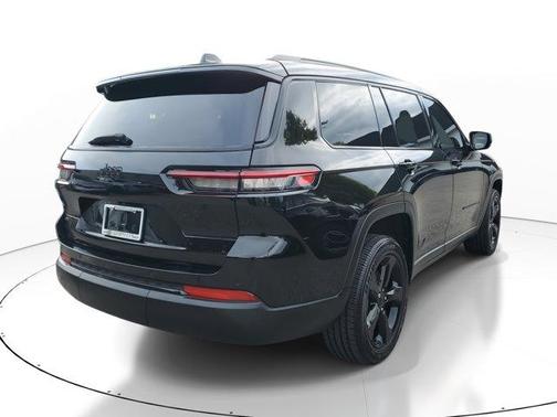 2022 Jeep Grand Cherokee L Laredo