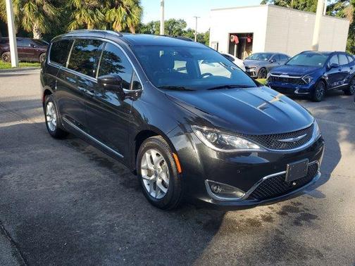 2020 Chrysler Pacifica Touring-L