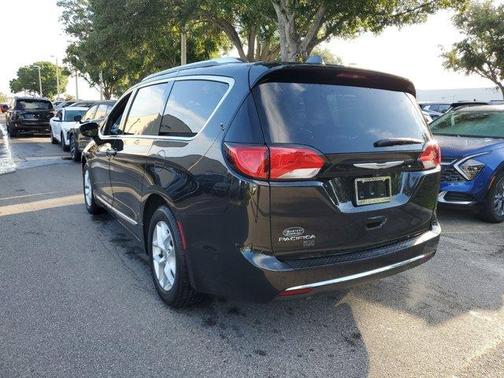 2020 Chrysler Pacifica Touring-L