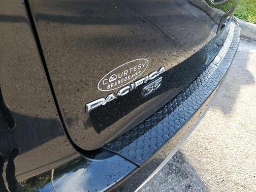 2020 Chrysler Pacifica Touring-L
