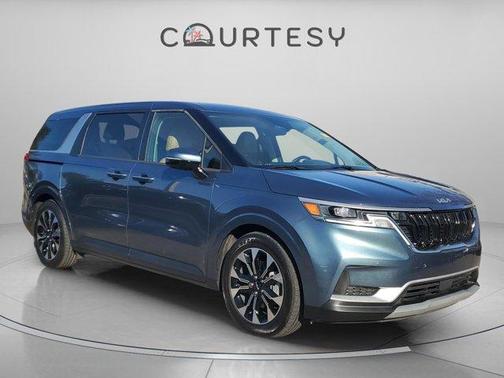 2023 Kia Carnival EX