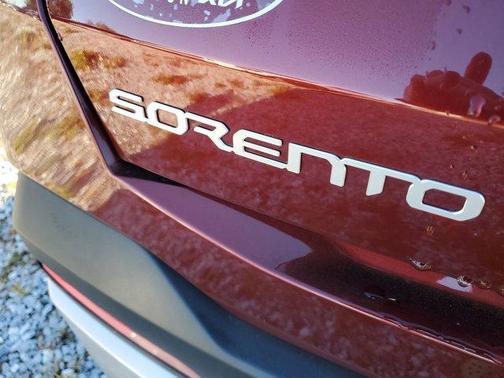 2025 Kia Sorento LX