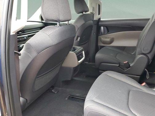 2026 Kia Carnival LX