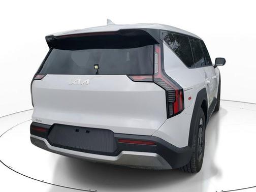 2026 Kia EV9 Light Long Range