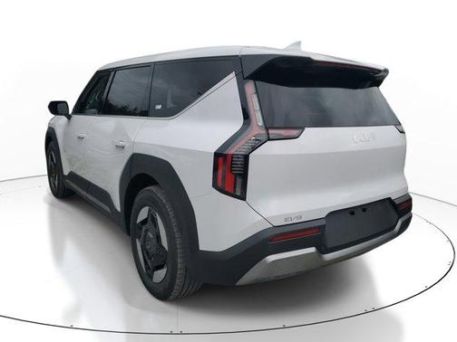2026 Kia EV9 Light Long Range