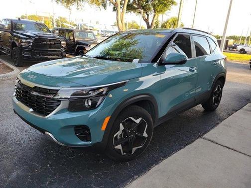 Blue 2025 Kia Seltos EX