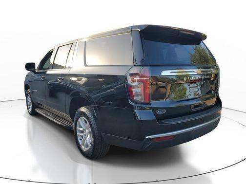 2023 Chevrolet Suburban LT