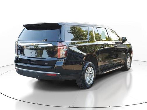 2023 Chevrolet Suburban LT