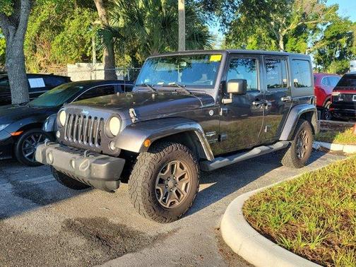 Granite Crystal Clearcoat Metallic 2014 Jeep Wrangler Unlimited Sahara