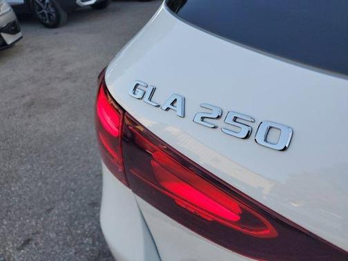 2025 Mercedes-Benz GLA 250 Base