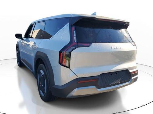 2026 Kia EV9 Light Long Range