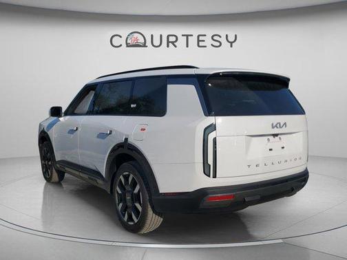 Glacial White Pearl 2027 Kia Telluride S