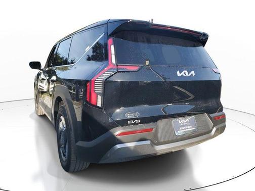 2026 Kia EV9 Light Short Range