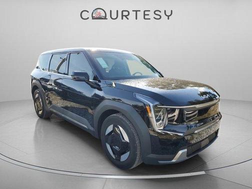 2026 Kia EV9 Light Short Range