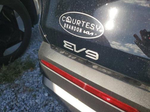 2026 Kia EV9 Light Short Range