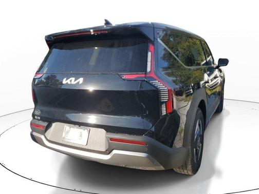 2026 Kia EV9 Light Short Range