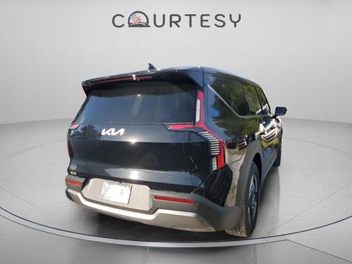 2026 Kia EV9 Light Short Range