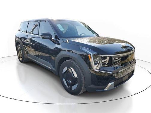 2026 Kia EV9 Light Short Range