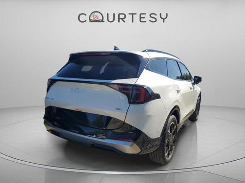 Snow White Pearl 2026 Kia Sportage Hybrid SX-Prestige