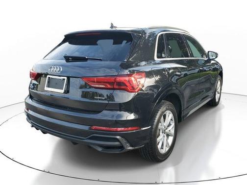 2024 Audi Q3 45 S line Premium
