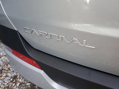 2025 Kia Carnival EX