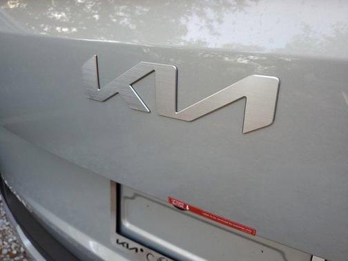 2025 Kia Carnival EX