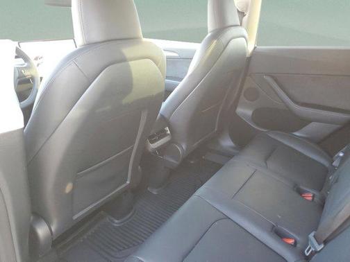 Pearl White Multi 2025 Tesla Model Y Long Range