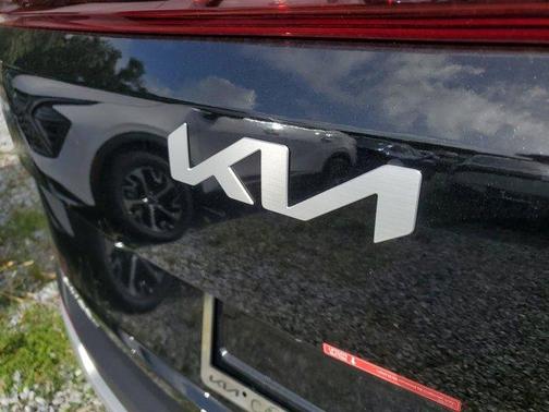 2025 Kia Carnival EX