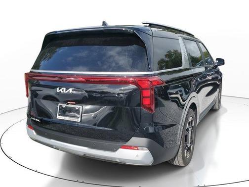 2025 Kia Carnival EX