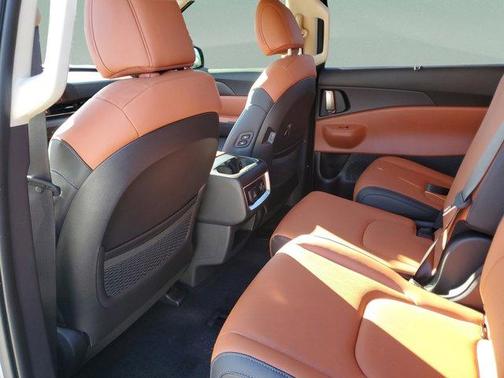 2026 Kia Carnival SX