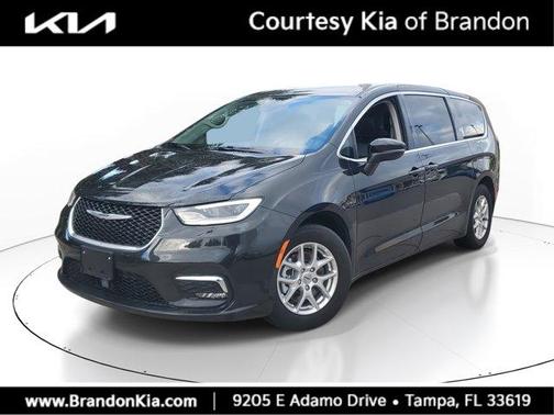 2023 Chrysler Pacifica Touring-L