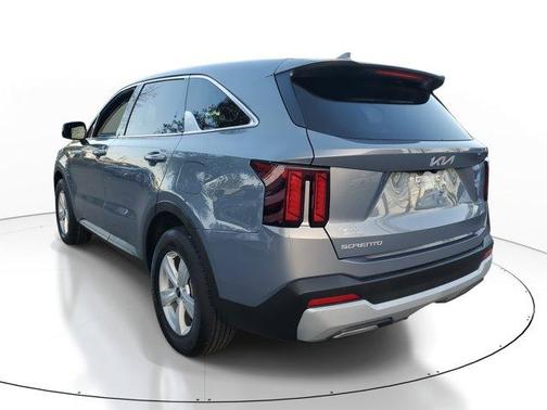 2025 Kia Sorento LX