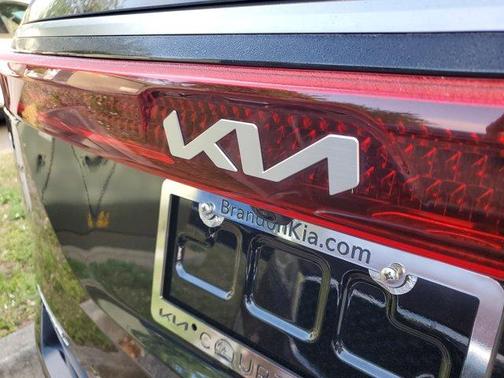 2023 Kia Carnival SX