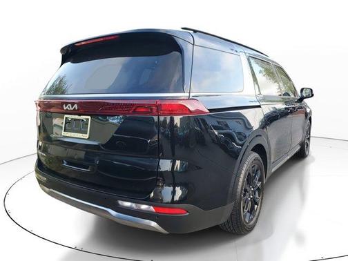 2023 Kia Carnival SX