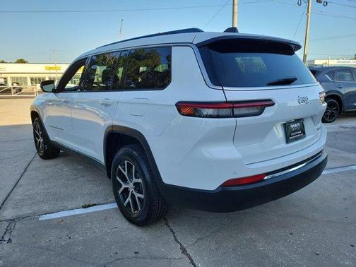 Bright White Clearcoat 2025 Jeep Grand Cherokee L Limited