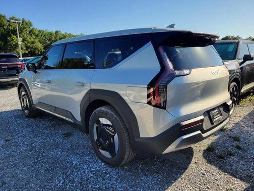 Ivory Silver 2026 Kia EV9 Light Long Range