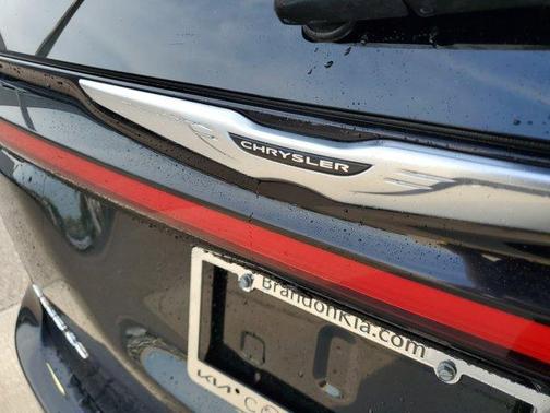 2023 Chrysler Pacifica Touring-L