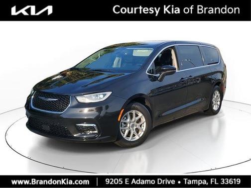 2023 Chrysler Pacifica Touring-L