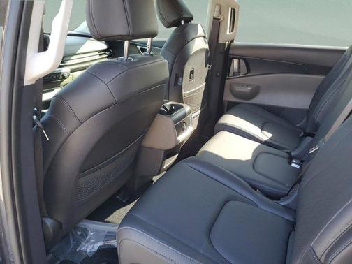 2026 Kia Carnival Hybrid LXS