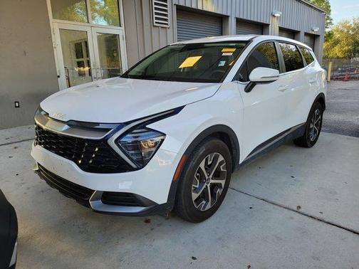 Glacial White Pearl 2025 Kia Sportage EX