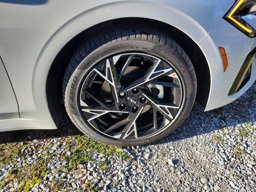 Snow White Pearl 2026 Kia K5 GT-Line