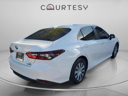 2022 Toyota Camry Hybrid LE