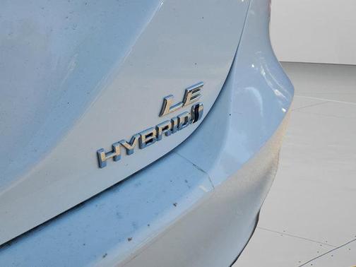 2022 Toyota Camry Hybrid LE