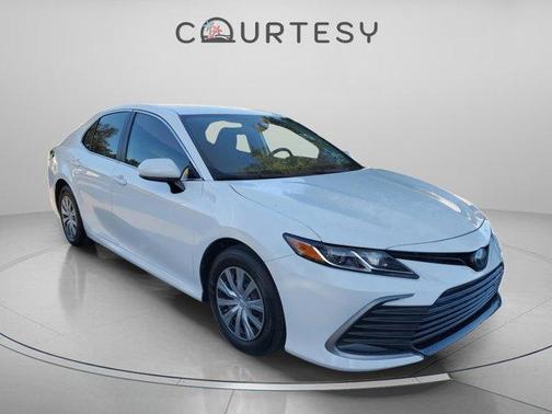 2022 Toyota Camry Hybrid LE